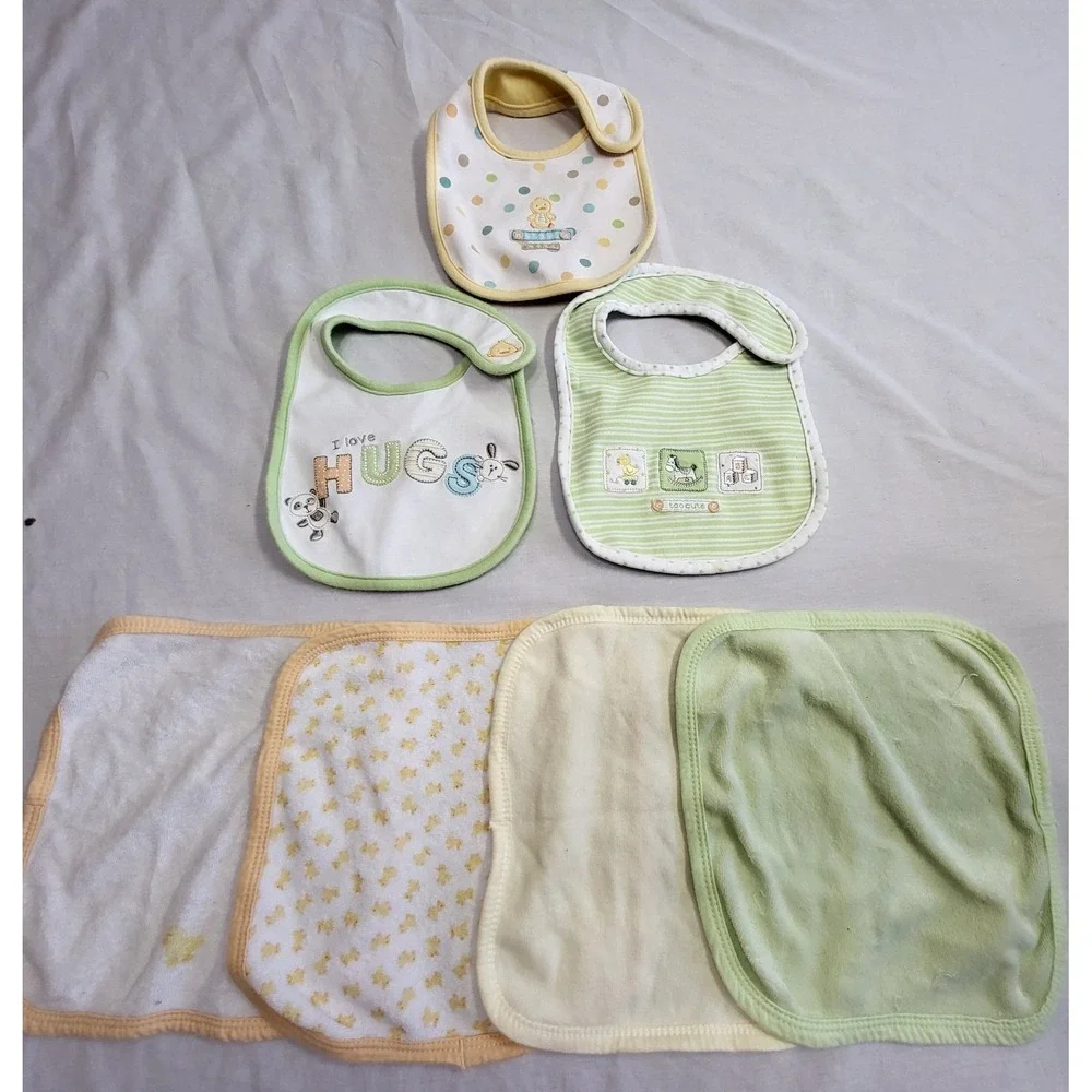 Carters Baby Bibs and Wash‎ Cloths Set Kids OS Green Yellow Good 7pc Lot